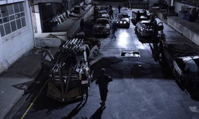 Кадр из фильма «Смертельная гонка 2»