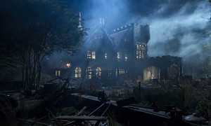 Кадр из фильма «Призраки дома на холме»